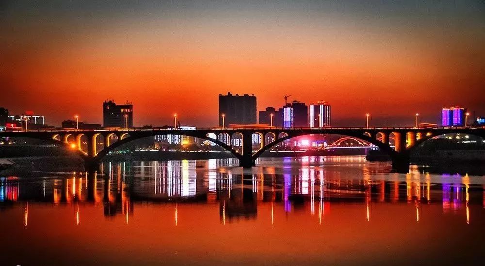 邵阳vs赣州夜景直播视频,两座城的夜,谁更撩人? 邵阳vs赣州夜景直播视频,两座城的夜,谁更撩人?